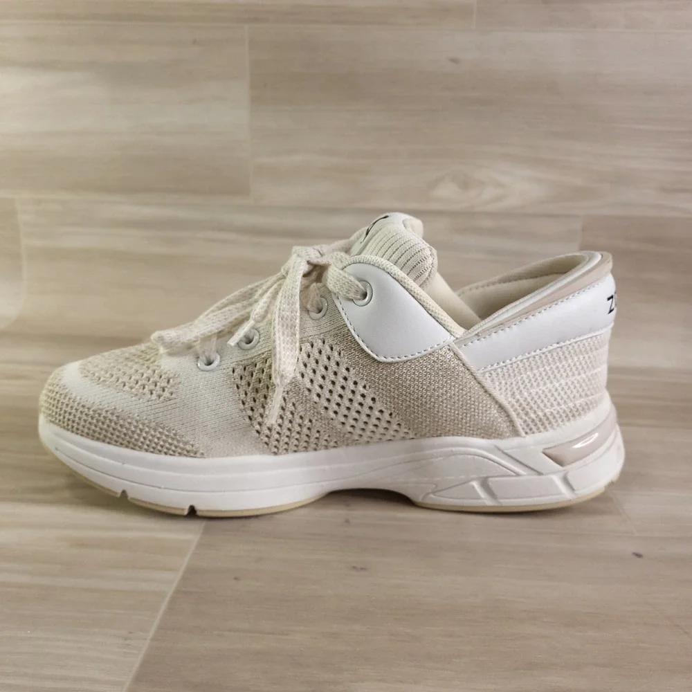 Zeba Hands Free Sneakers Womens 9.5 Cream White Knit Slip On Walking Shoes